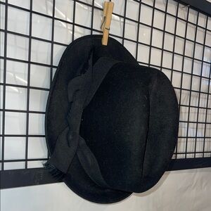 Zara Wool Classic Black Women's Hat with ribbon accent